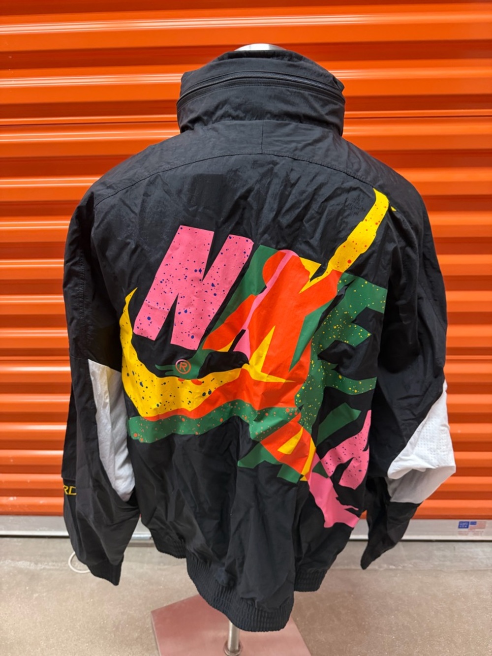NWT Nike Men’s Air Jorden Black Retro Windbreaker Jacket  CV7418 010  Size 2XL